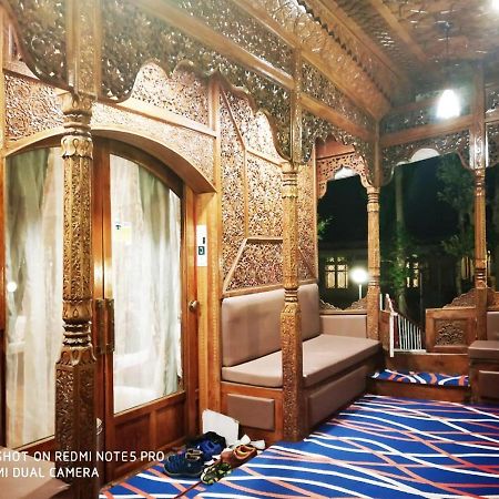 The Mughal Sheraton Houseboat Hotel Durgjan Ngoại thất bức ảnh