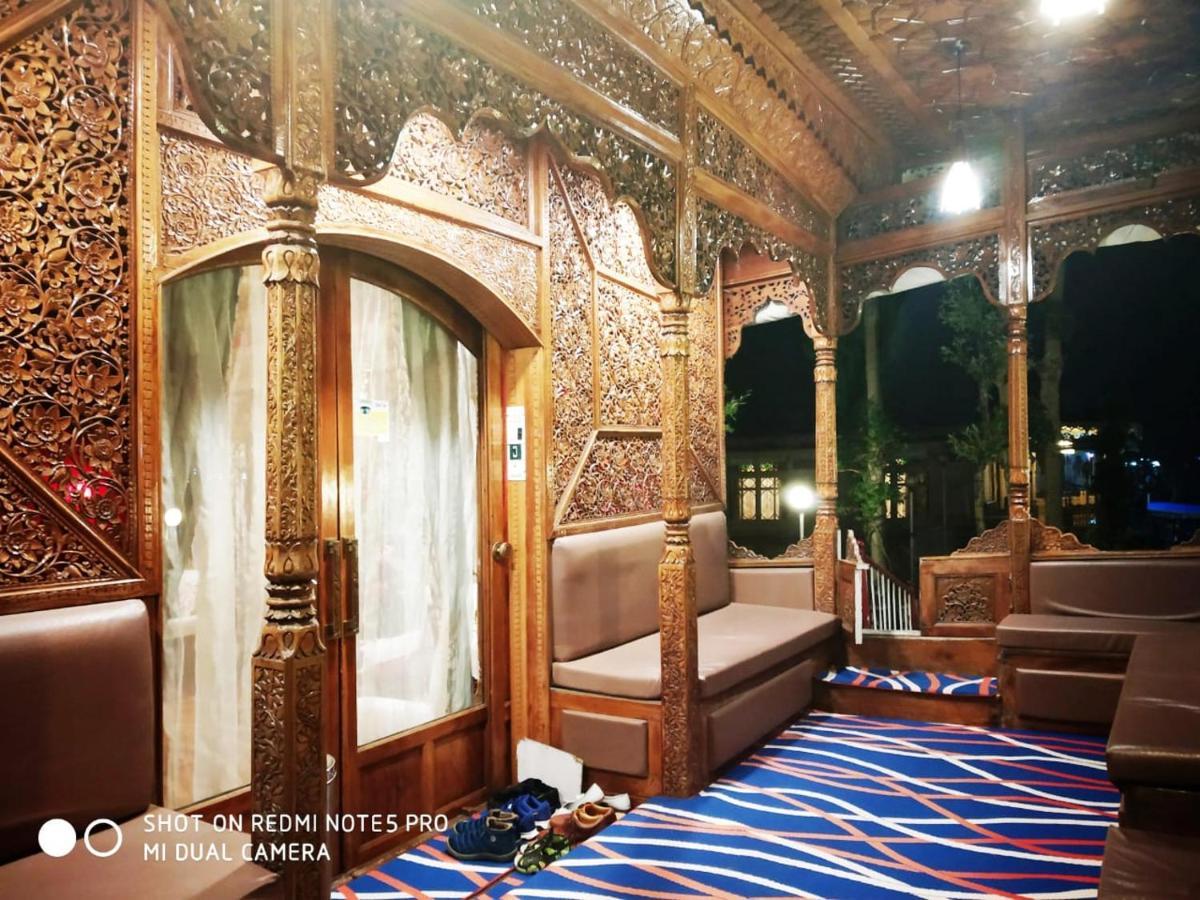 The Mughal Sheraton Houseboat Hotel Durgjan Ngoại thất bức ảnh
